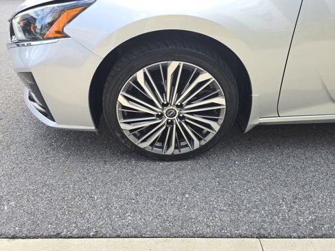 Used 2024 Nissan Altima 2.5 SL AWD/4WD image 8