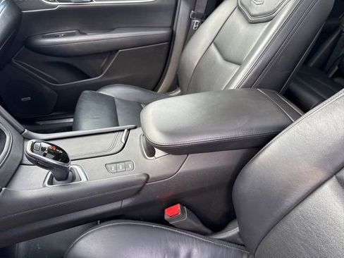 Used 2017 Cadillac XT5 Luxury w/ Driver Awareness Package image 17