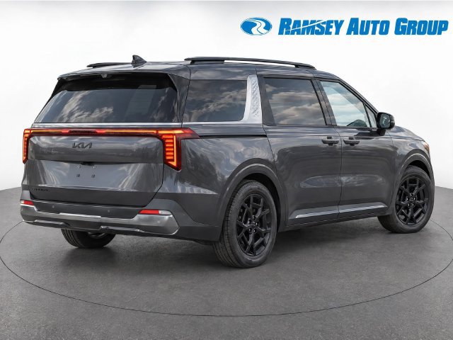 Used 2025 Kia Carnival SX Prestige FWD image 4