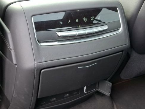 Certified 2025 Cadillac Escalade Premium Luxury image 9