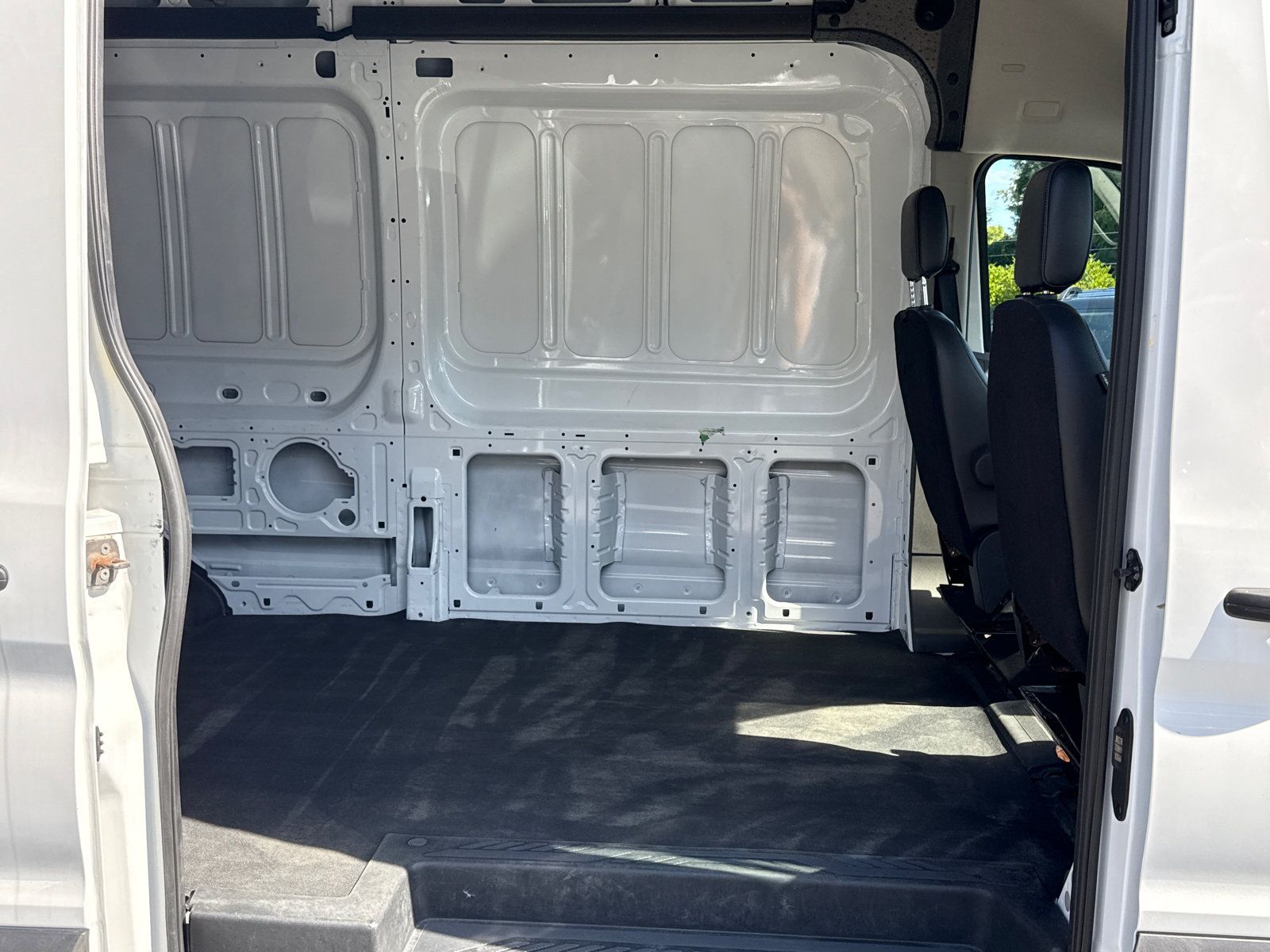 Used 2024 Ford Transit 250 148 High Roof RWD image 21