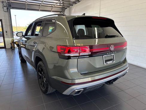 Used 2024 Volkswagen Atlas Peak Edition SE AWD/4WD image 6