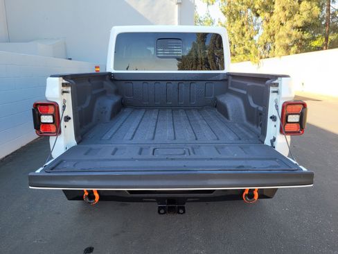 Used 2020 Jeep Gladiator Mojave AWD/4WD image 27