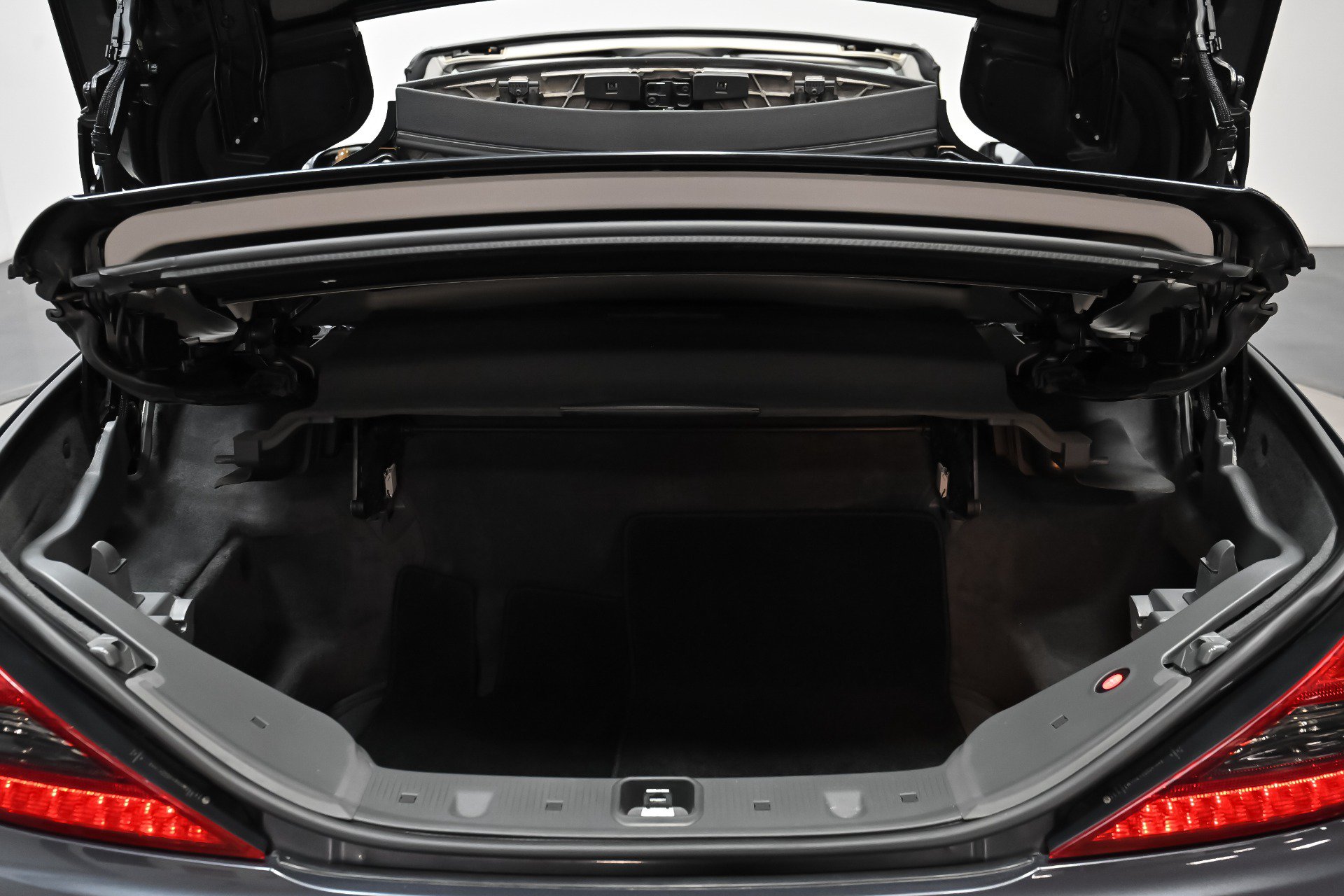 Used 2009 Mercedes-Benz SL 550 image 45