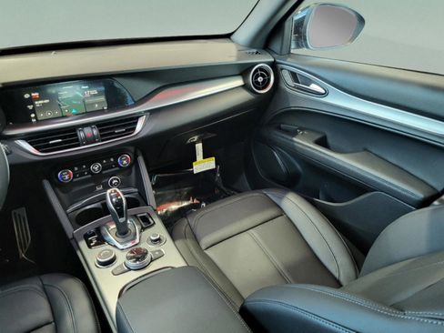 New 2025 Alfa Romeo Stelvio Sprint image 44