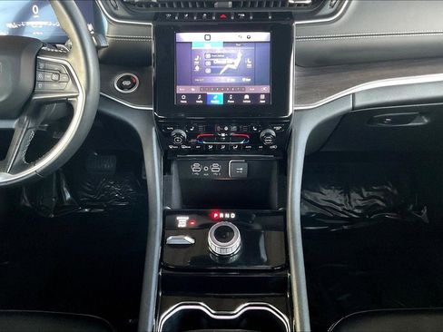 Used 2022 Jeep Grand Cherokee L Limited w/ Trailer Tow Group (B) image 7