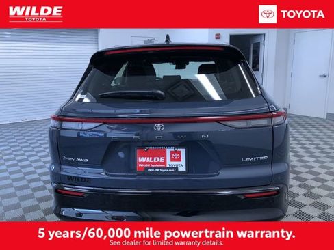 New 2025 Toyota Crown Signia image 5