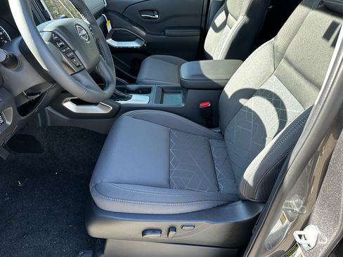 New 2026 Nissan Frontier SV w/ SV Convenience Package image 9