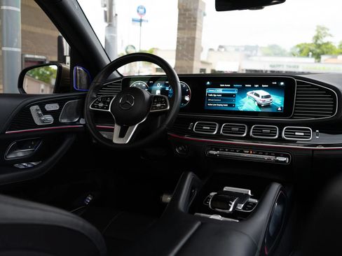 Used 2023 Mercedes-Benz Maybach GLS 600 4MATIC image 18
