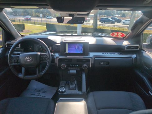 Certified 2025 Toyota Tacoma SR5 image 28