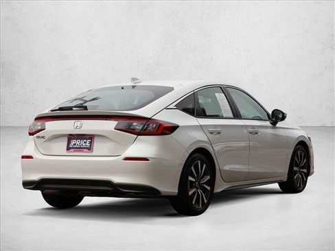 Used 2024 Honda Civic EX-L image 5