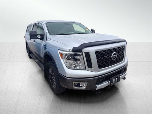 Used 2019 Nissan Titan PRO-4X w/ Pro-4x Utility Package image 2