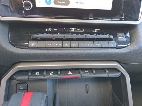 Used 2025 Toyota Sequoia 4WD image 18