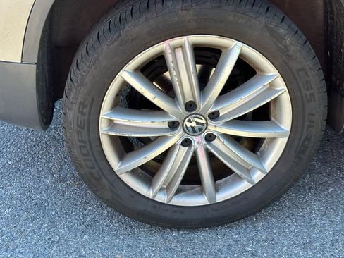 Used 2011 Volkswagen Tiguan S AWD/4WD image 14