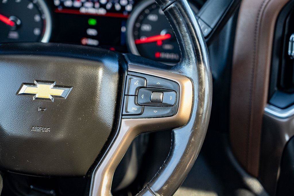 Used 2020 Chevrolet Silverado 1500 High Country w/ Technology Package AWD/4WD image 22