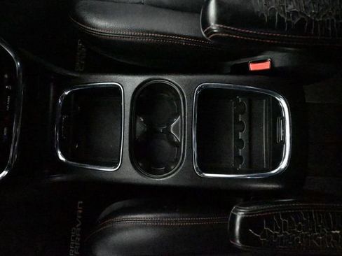 Used 2018 Dodge Grand Caravan GT image 29