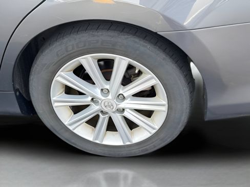 Used 2012 Toyota Camry XLE w/ Leather Pkg FWD image 9
