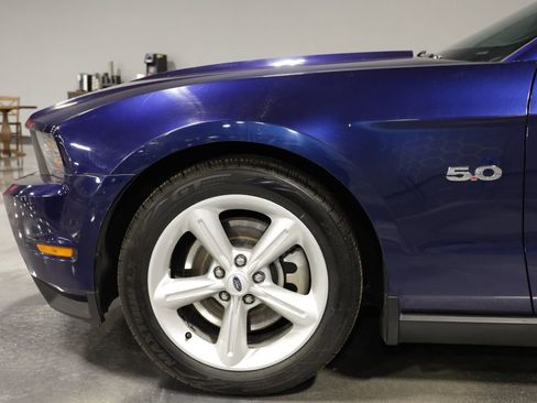 Used 2011 Ford Mustang GT Premium w/ Security Pkg image 28