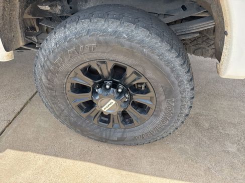 Used 2022 Ford F250 Lariat w/ Tremor Off-Road Package image 10