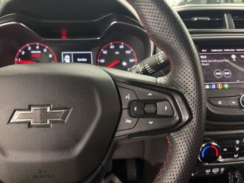 Used 2023 Chevrolet TrailBlazer RS FWD image 22