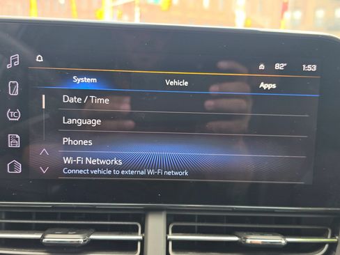 Used 2025 Chevrolet Trax LT FWD image 29
