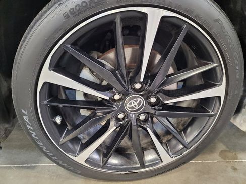 Used 2019 Toyota Camry XSE FWD image 31
