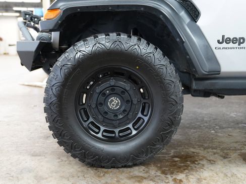 Used 2020 Jeep Gladiator Sport w/ Quick Order Package 24S image 14