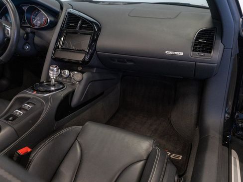 Used 2015 Audi R8 V10 w/ Full Leather Package image 8