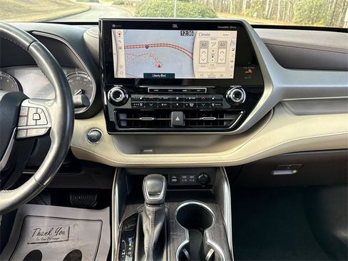 Used 2022 Toyota Highlander Limited image 20