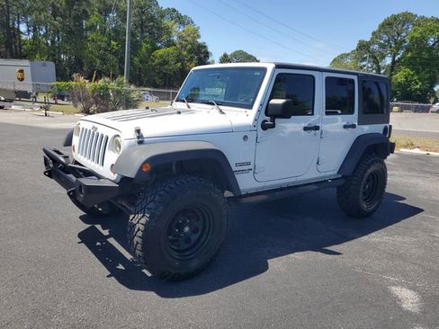 Used 2012 Jeep Wrangler Unlimited Sport image 3