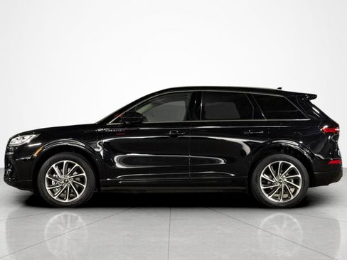 Used 2024 Lincoln Corsair Grand Touring AWD/4WD image 2