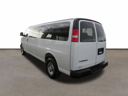 Used 2025 Chevrolet Express 3500 LS RWD image 5