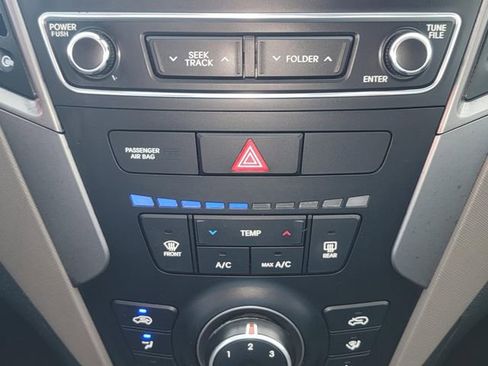 Used 2018 Hyundai Santa Fe Sport image 22