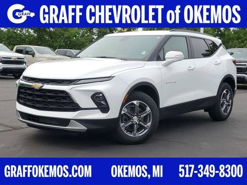 Used 2025 Chevrolet Blazer LT FWD image 1