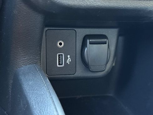 Used 2021 Nissan Versa SV FWD image 30