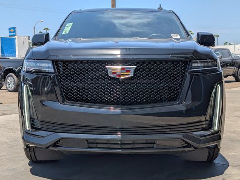 Used 2023 Cadillac Escalade ESV Sport w/ Touring Package AWD/4WD image 5