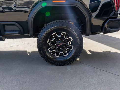 Used 2025 GMC Sierra 2500 AT4X image 34
