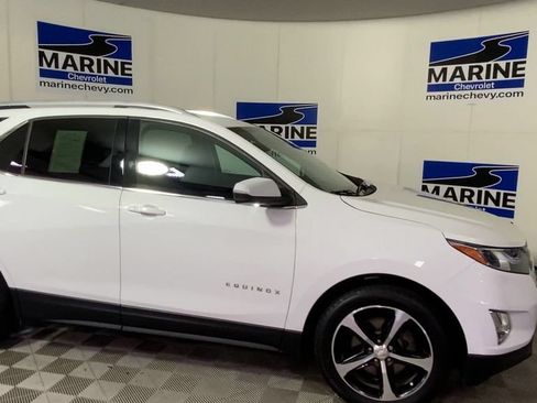 Used 2019 Chevrolet Equinox LT FWD image 3