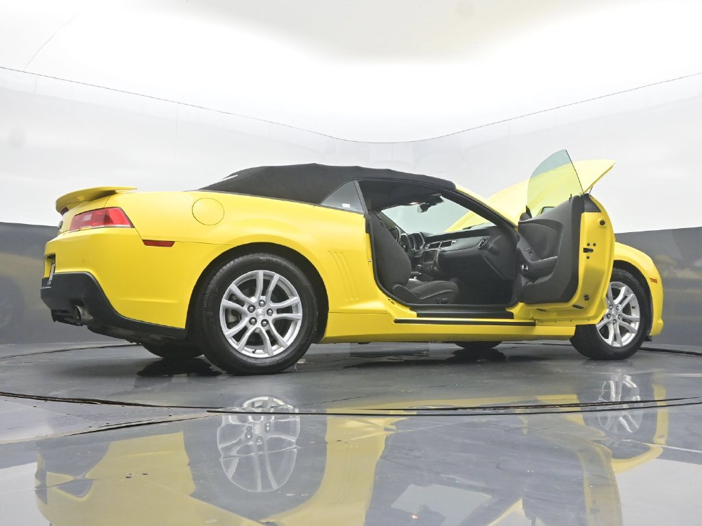 Used 2015 Chevrolet Camaro LT RWD image 60