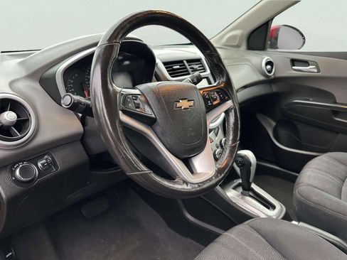 Used 2017 Chevrolet Sonic LT w/ Convenience Package image 14