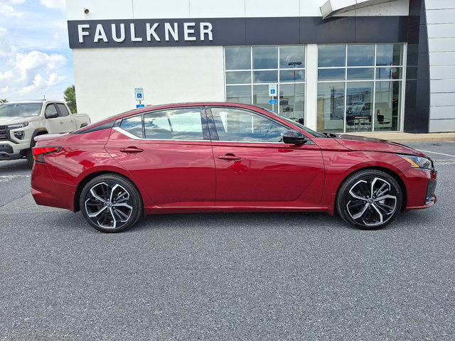 Used 2023 Nissan Altima 2.5 SR FWD image 8