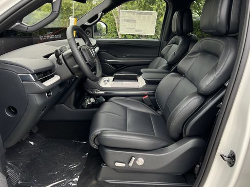 New 2025 Lincoln Navigator L Reserve w/ Jet Appearance Package image 22