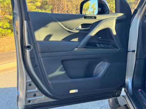 New 2025 Lexus LX 700h Luxury image 17