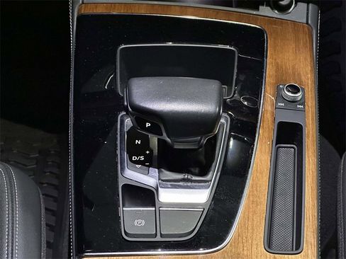 Used 2023 Audi Q5 2.0T Premium Plus w/ Premium Plus Package image 19