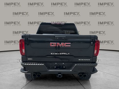 Used 2023 GMC Sierra 1500 Denali w/ Denali Reserve Package AWD/4WD image 4