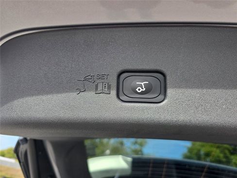 New 2026 Lincoln Nautilus Premier image 23