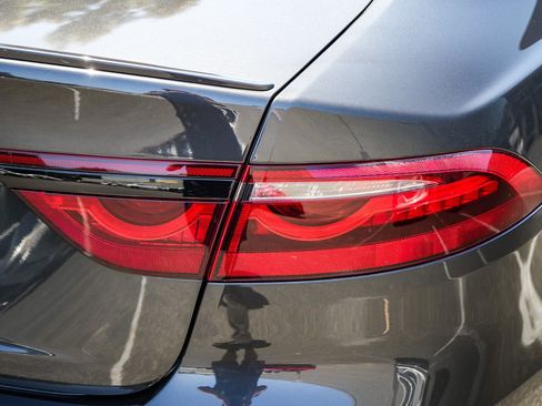 Used 2024 Jaguar XF R-Dynamic SE RWD image 7