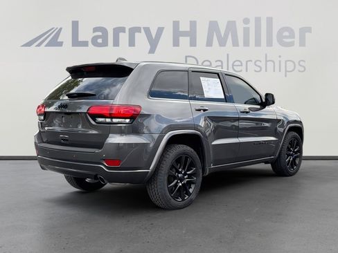 Used 2020 Jeep Grand Cherokee Altitude image 6