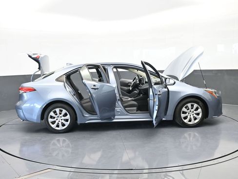 Used 2021 Toyota Corolla LE image 64