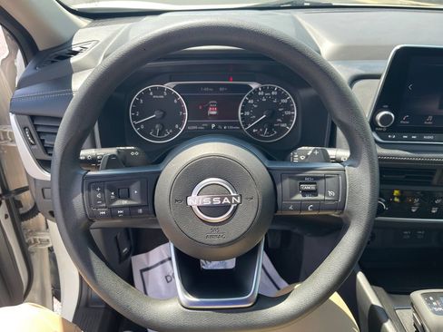 Used 2024 Nissan Rogue S AWD/4WD image 17